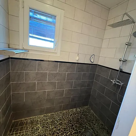 Maison Avec Piscine A Proximite De La Cite *